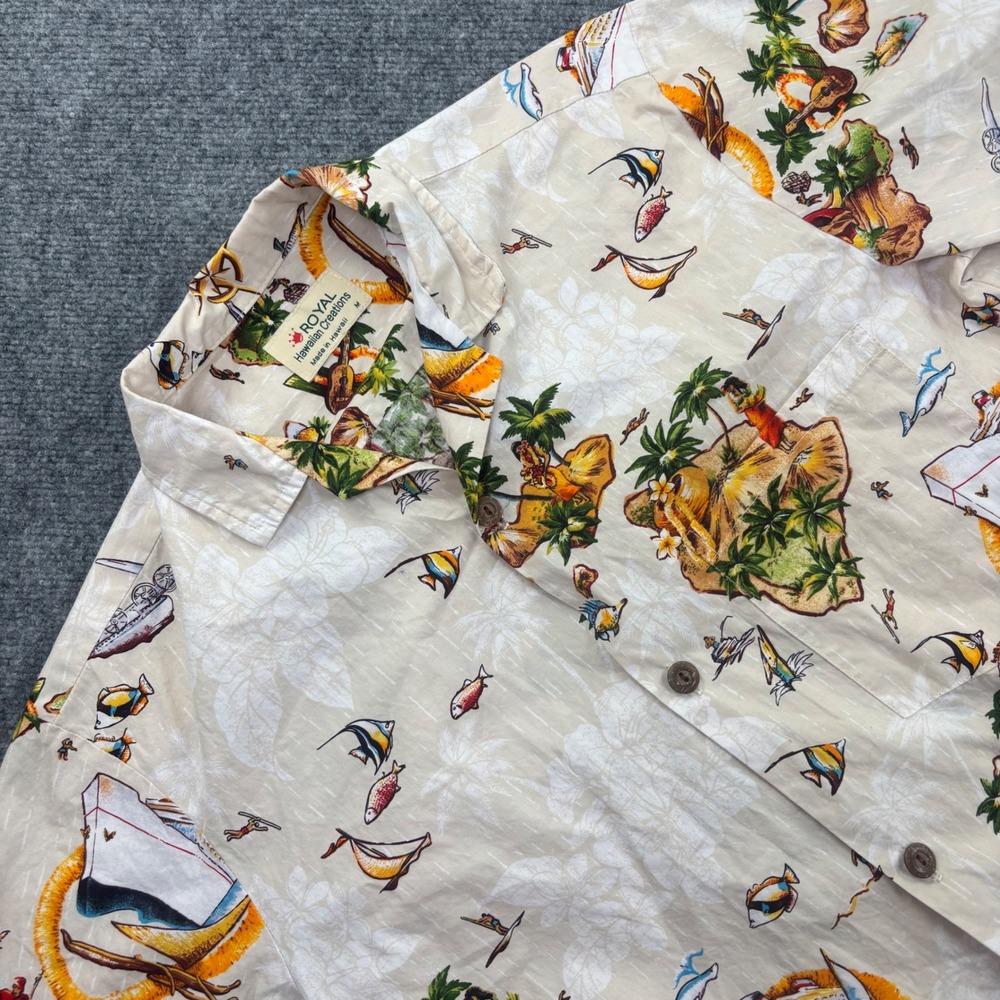 Royal Hawaiian Creations Button Down Shirt Size Medium Beige Tropical Print Mens